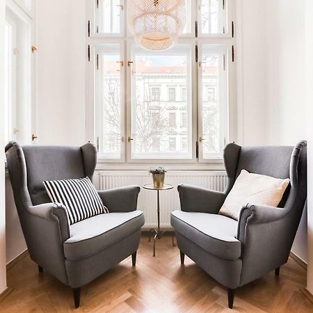 Trendy Local Apartment Prague Exterior photo