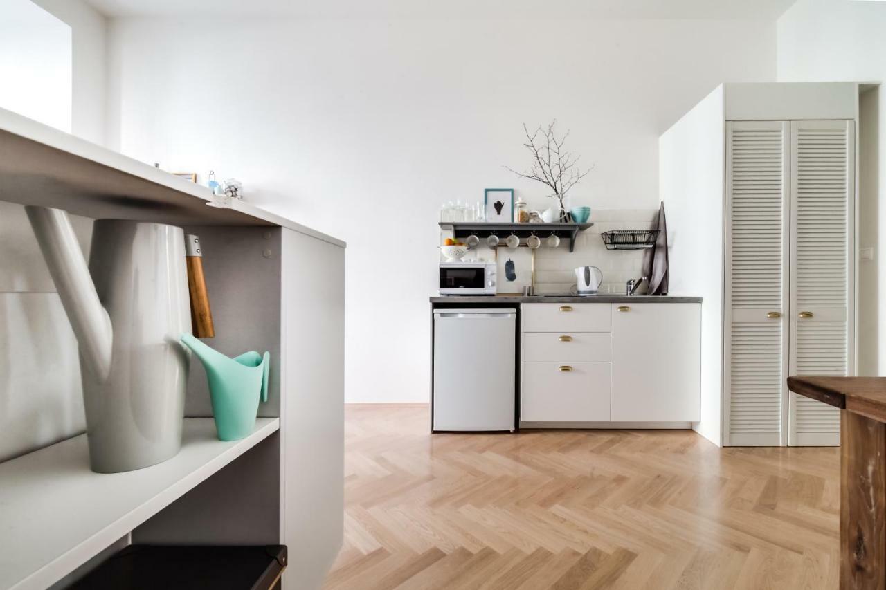 Trendy Local Apartment Prague Exterior photo