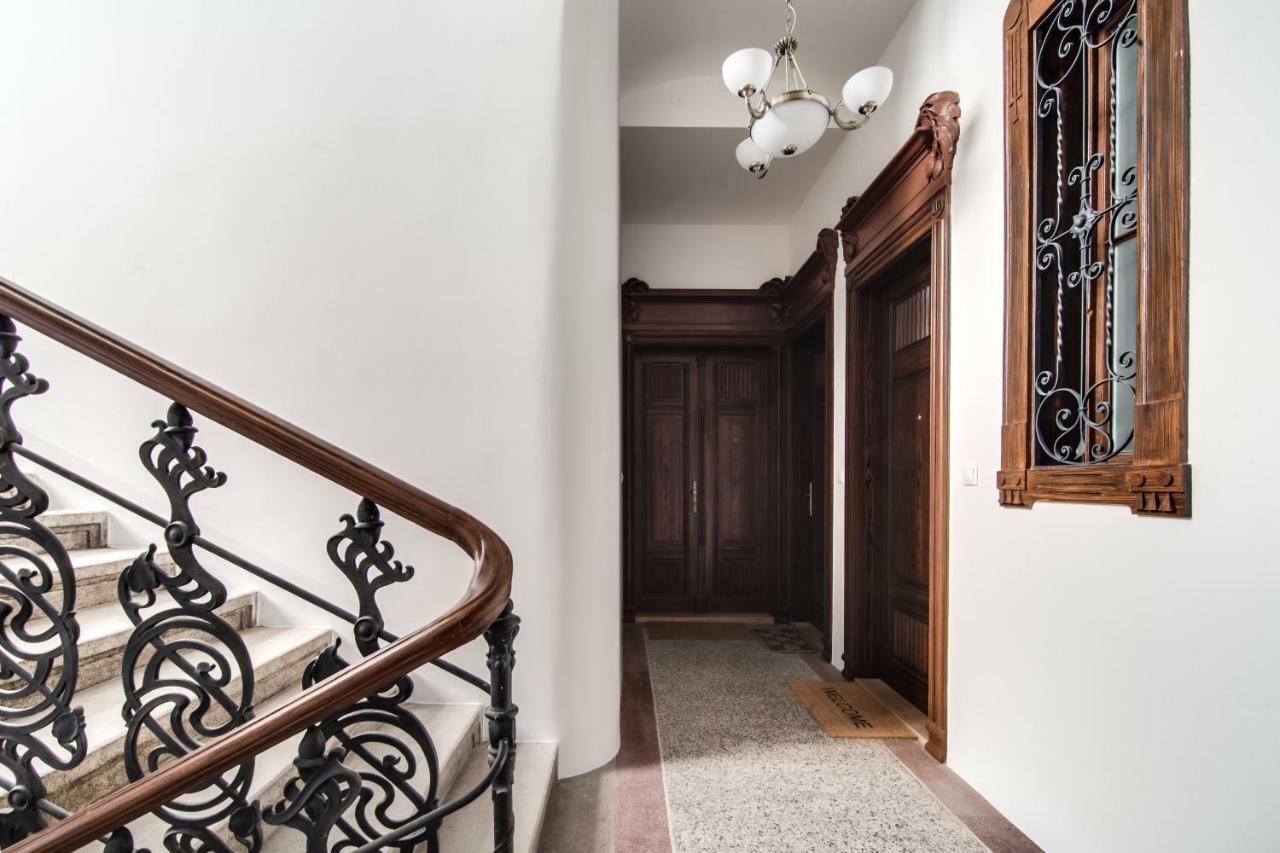 Trendy Local Apartment Prague Exterior photo