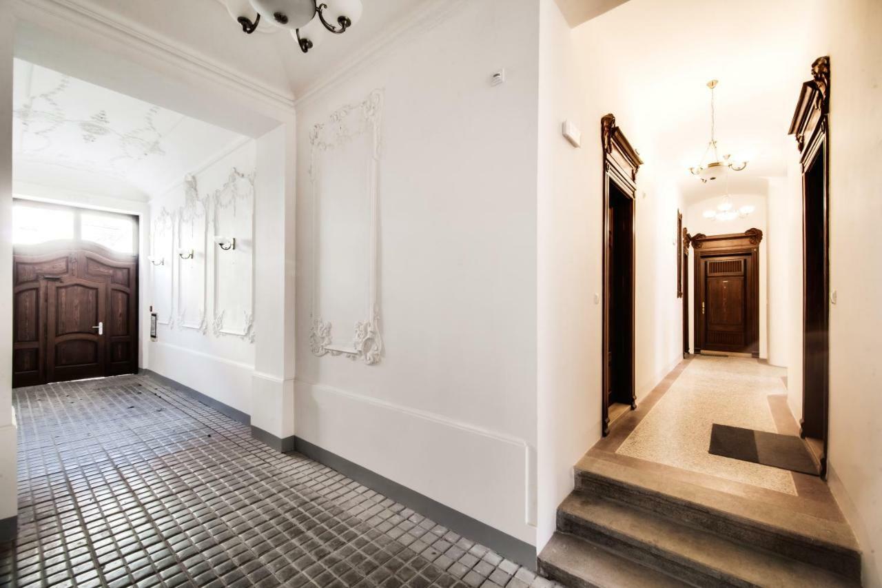 Trendy Local Apartment Prague Exterior photo