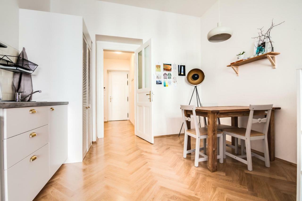 Trendy Local Apartment Prague Exterior photo