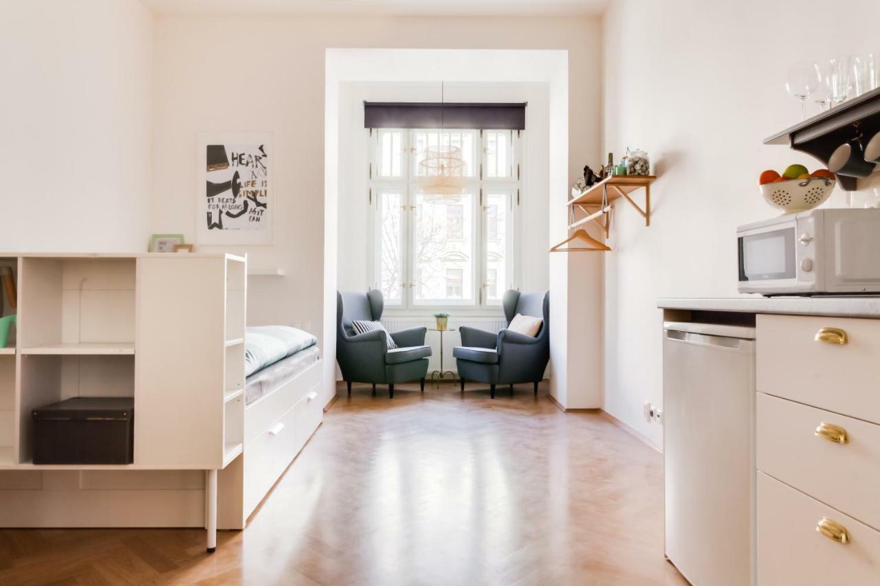 Trendy Local Apartment Prague Exterior photo